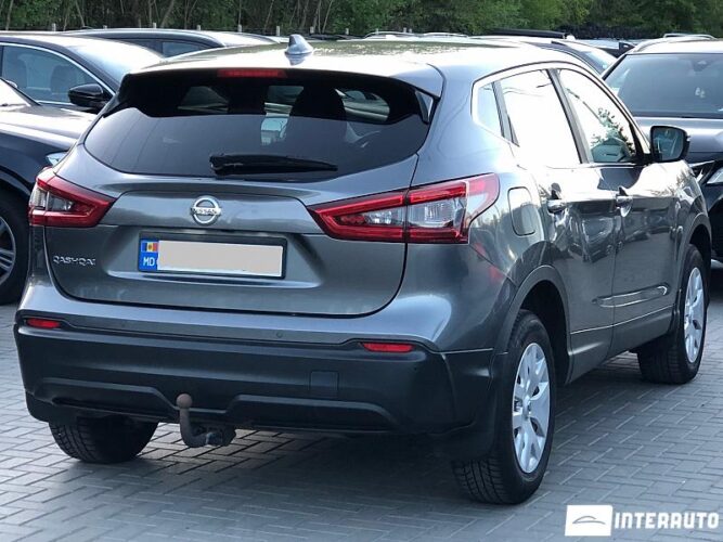 Nissan Qashqai 32 interauto-car