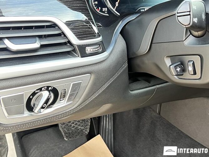 BMW 740e 44 interauto-car