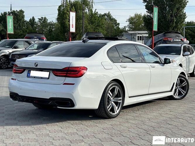 BMW 740e 38 interauto-car