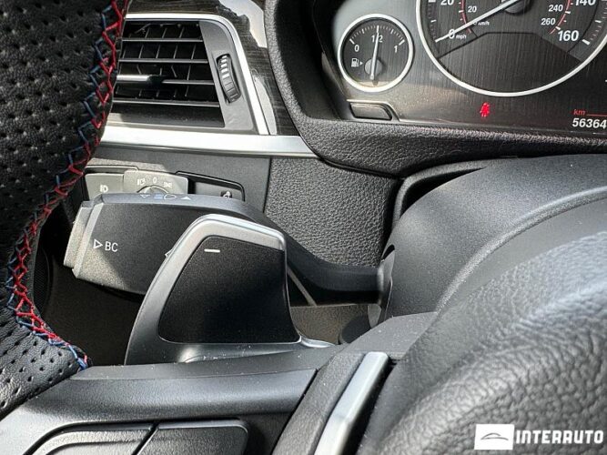 BMW 330E 44 interauto-car