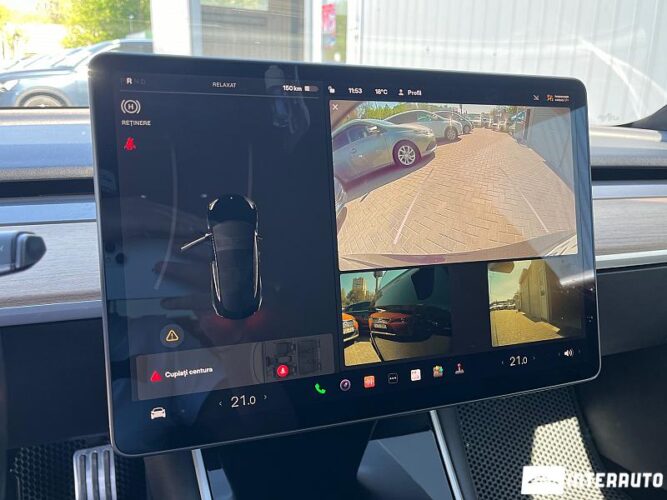 Tesla Model 3 43 interauto-car