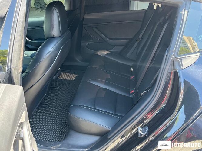 Tesla Model 3 48 interauto-car