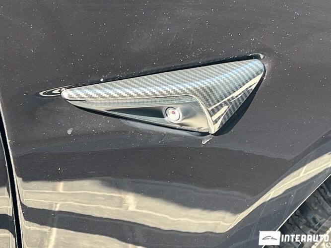 Tesla Model 3 36 interauto-car