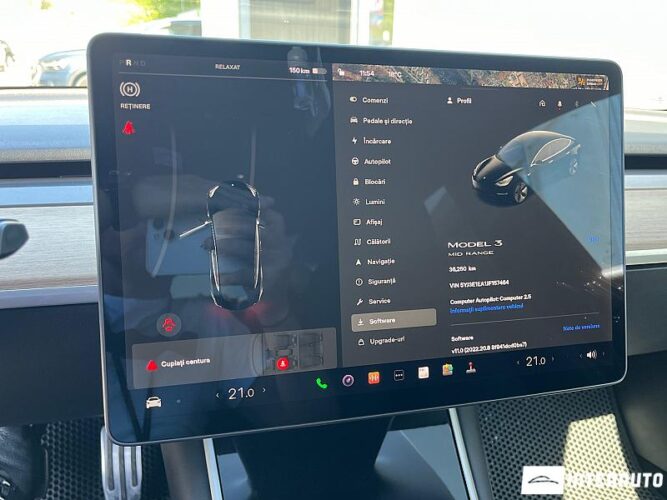 Tesla Model 3 44 interauto-car