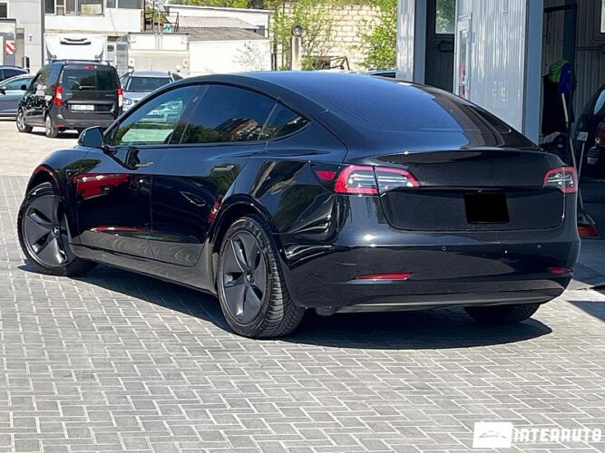 Tesla Model 3 34 interauto-car