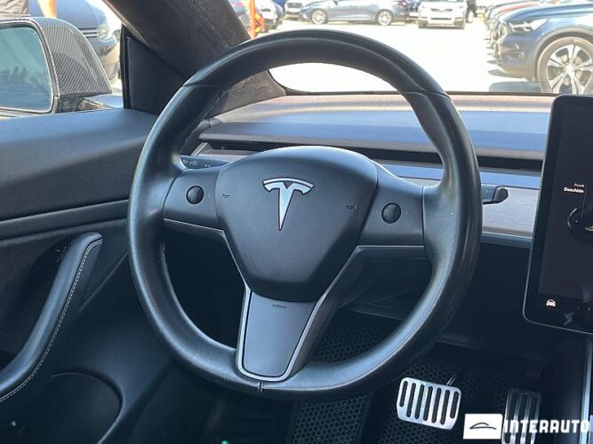 Tesla Model 3 40 interauto-car