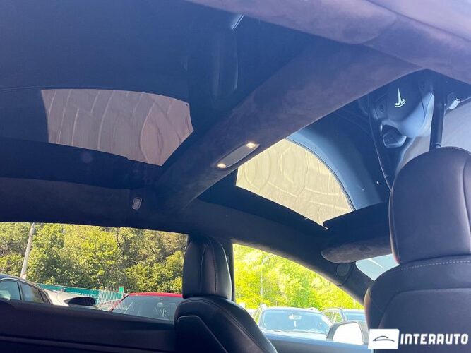 Tesla Model 3 41 interauto-car