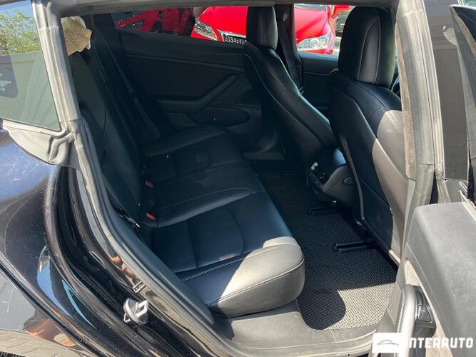 Tesla Model 3 49 interauto-car