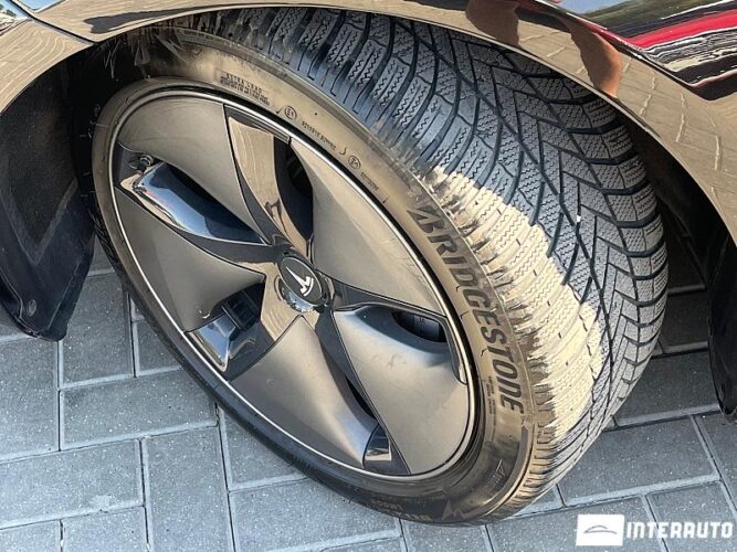 Tesla Model 3 35 interauto-car