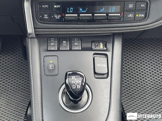 Toyota Auris 43 interauto-car