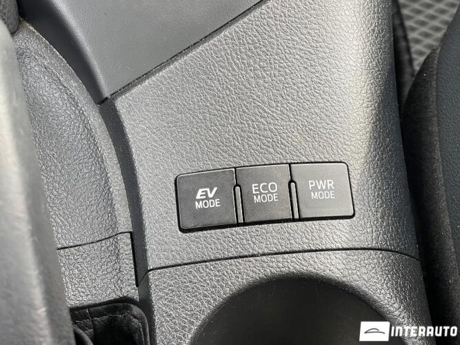 Toyota Auris 44 interauto-car