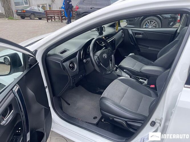 Toyota Auris 45 interauto-car