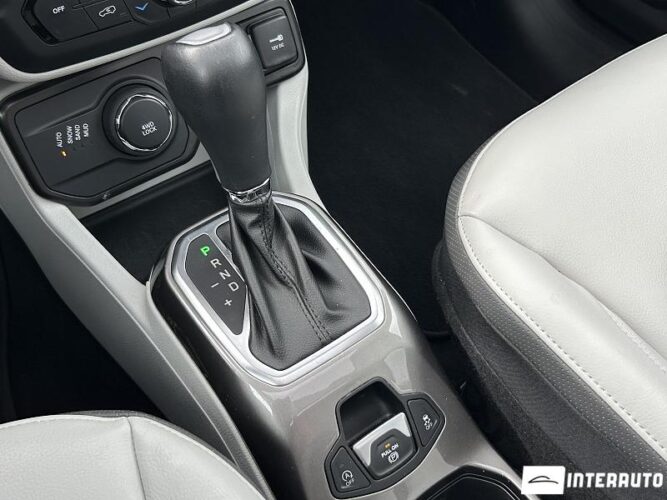 Jeep Renegade 47 interauto-car