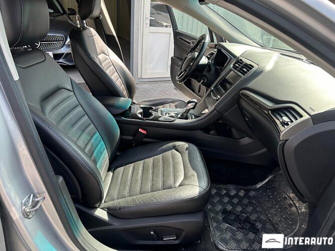 Ford Fusion 33 interauto-car