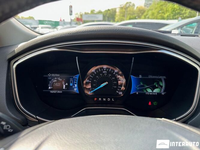 Ford Fusion 37 interauto-car