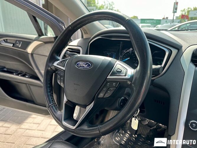 Ford Fusion 36 interauto-car