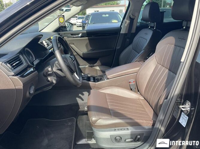 Skoda Superb 42 interauto-car