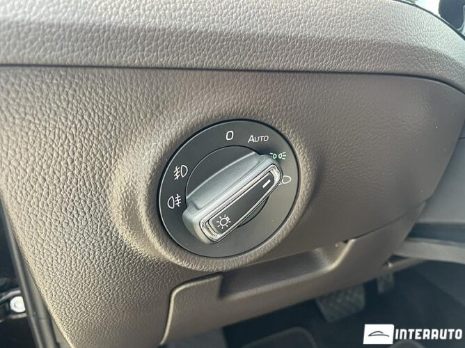 Skoda Superb 48 interauto-car