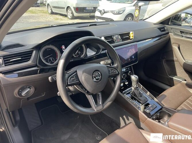 Skoda Superb 43 interauto-car