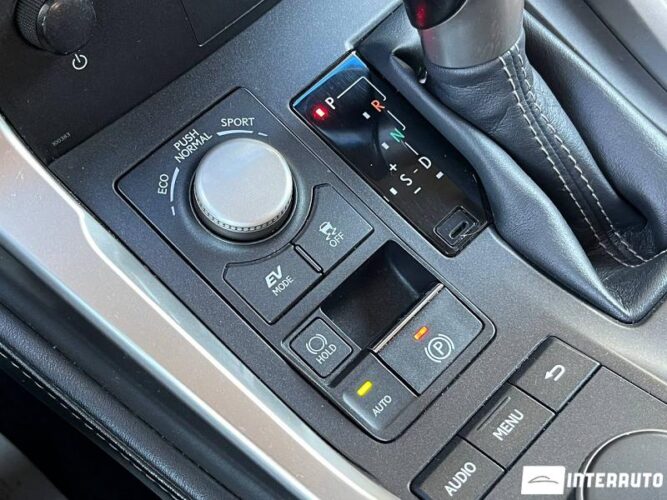 Lexus NX 300H 38 interauto-car