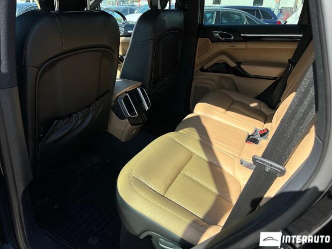 Porsche Cayenne 49 interauto-car