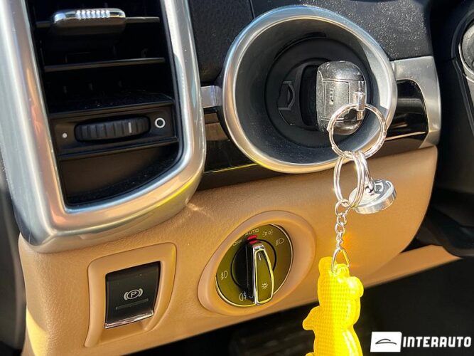 Porsche Cayenne 39 interauto-car