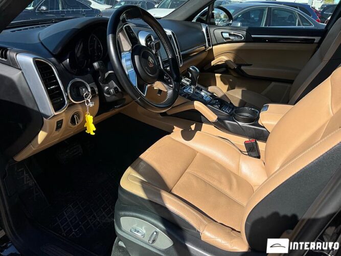 Porsche Cayenne 36 interauto-car