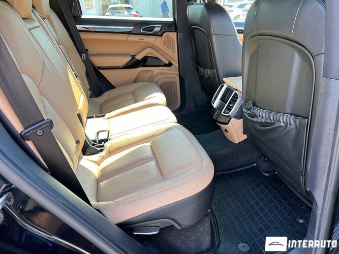 Porsche Cayenne 48 interauto-car