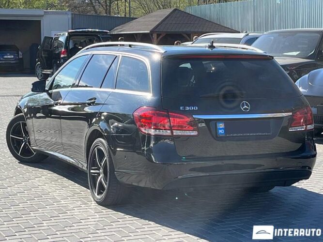 Mercedes E 300h 32 interauto-car