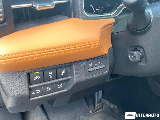 Toyota Avalon 41 interauto-car