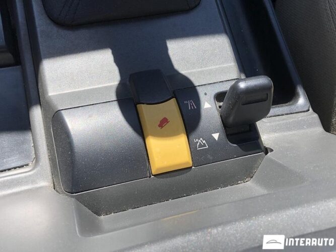 Land Rover Discovery 38 interauto-car