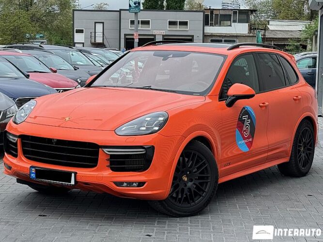 Porsche Cayenne GTS 2016 doar la InterAuto