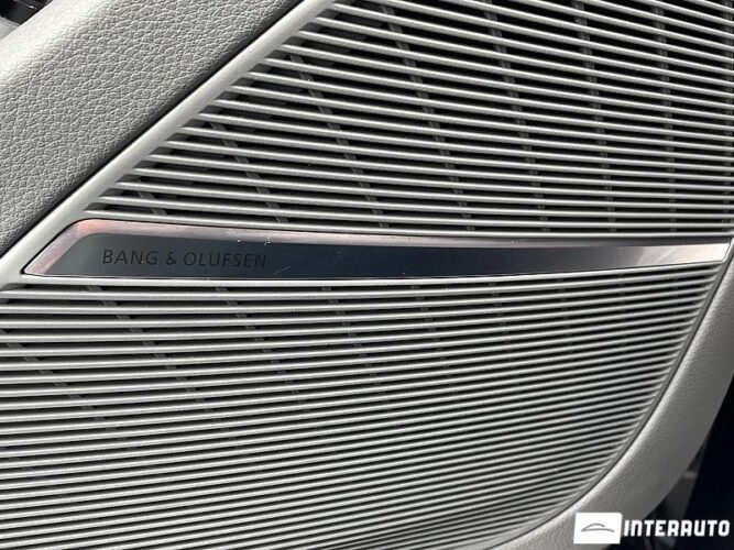 Audi Q8 53 interauto-car