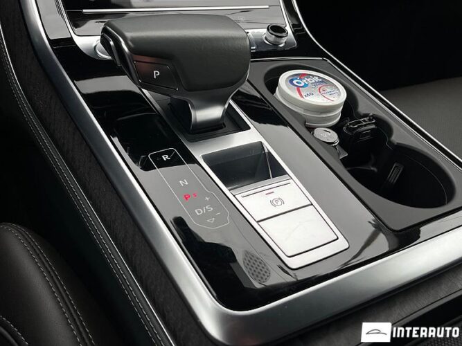 Audi Q8 50 interauto-car