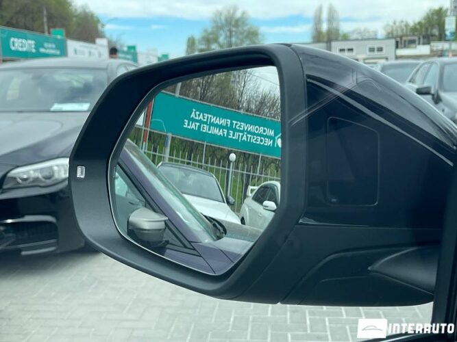 Audi Q8 61 interauto-car