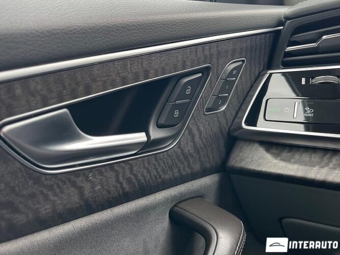 Audi Q8 52 interauto-car