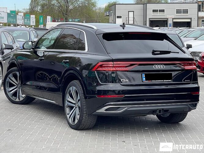 Audi Q8 40 interauto-car