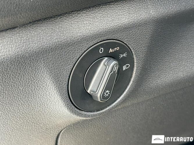 Volkswagen Jetta 43 interauto-car