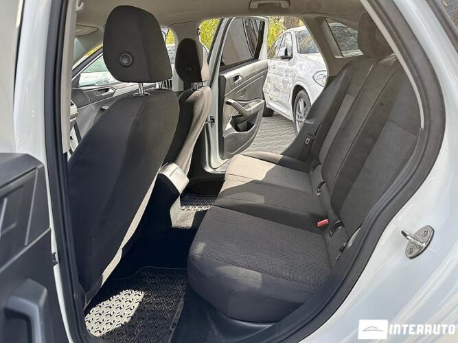 Volkswagen Jetta 39 interauto-car