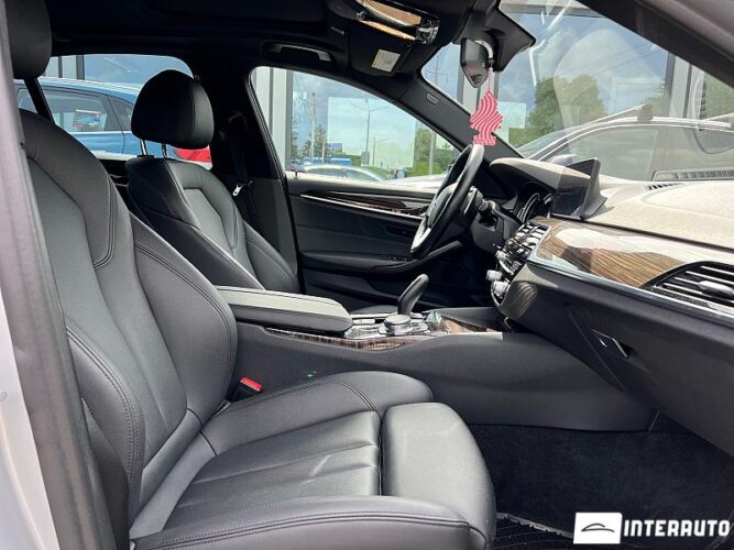 BMW 530e 45 interauto-car
