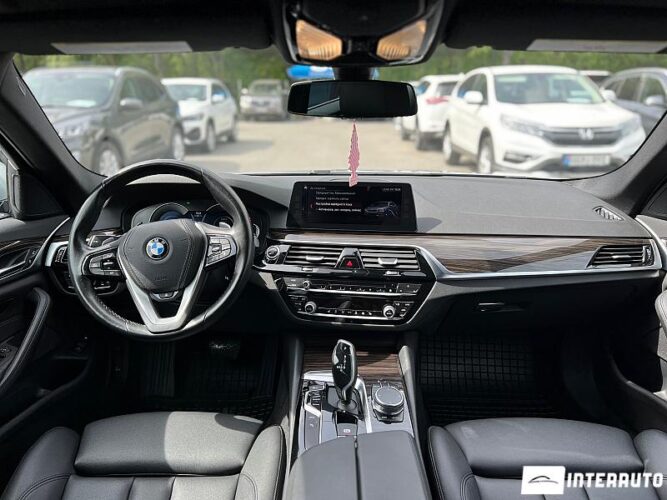 BMW 530e 47 interauto-car