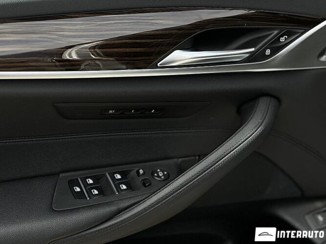 BMW 530e 37 interauto-car