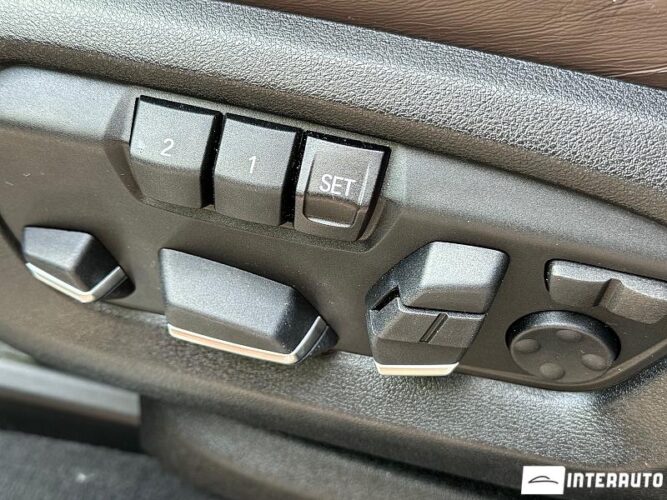 BMW X5 4.0e 62 interauto-car