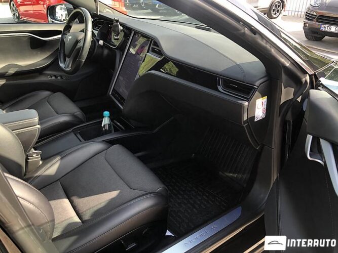 Tesla Model S 37 interauto-car