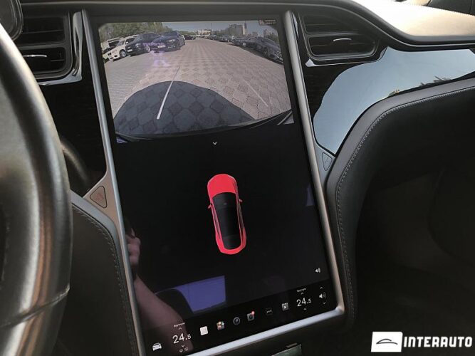 Tesla Model S 35 interauto-car
