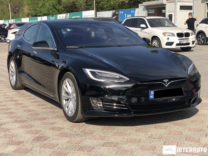 Tesla Model S 30 interauto-car