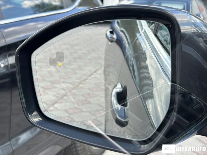 Jaguar F-Pace 37 interauto-car