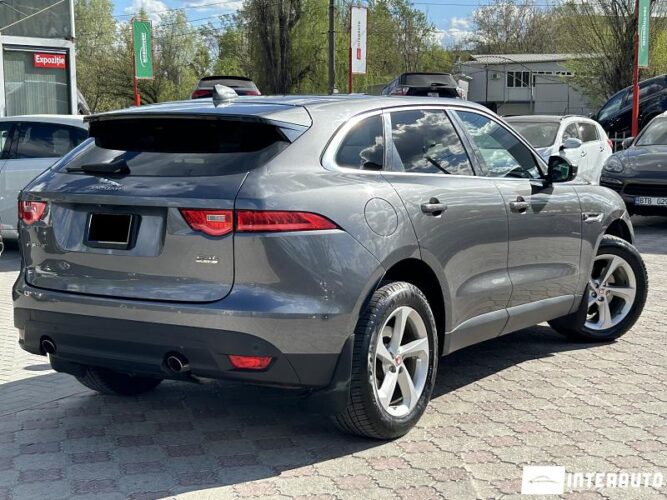 Jaguar F-Pace 34 interauto-car