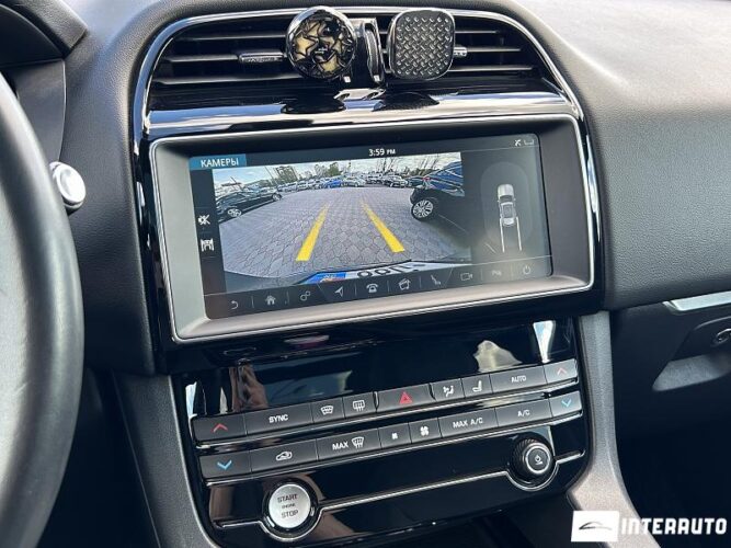 Jaguar F-Pace 45 interauto-car