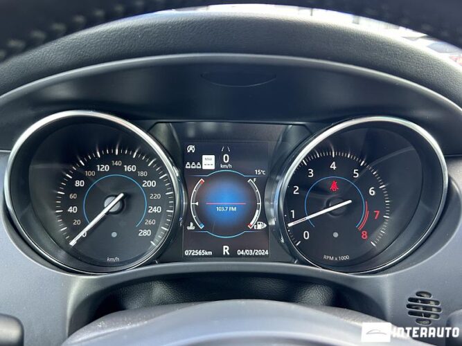 Jaguar F-Pace 44 interauto-car